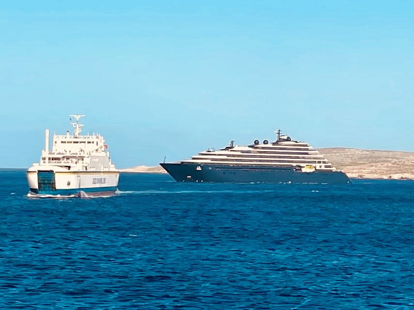 Superyacht Ritz Carlton Evrima